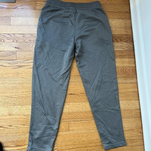 Old Navy Mens Grey Tapered Joggers Size Medium with Zipper Pockets - Picture 3 of 4